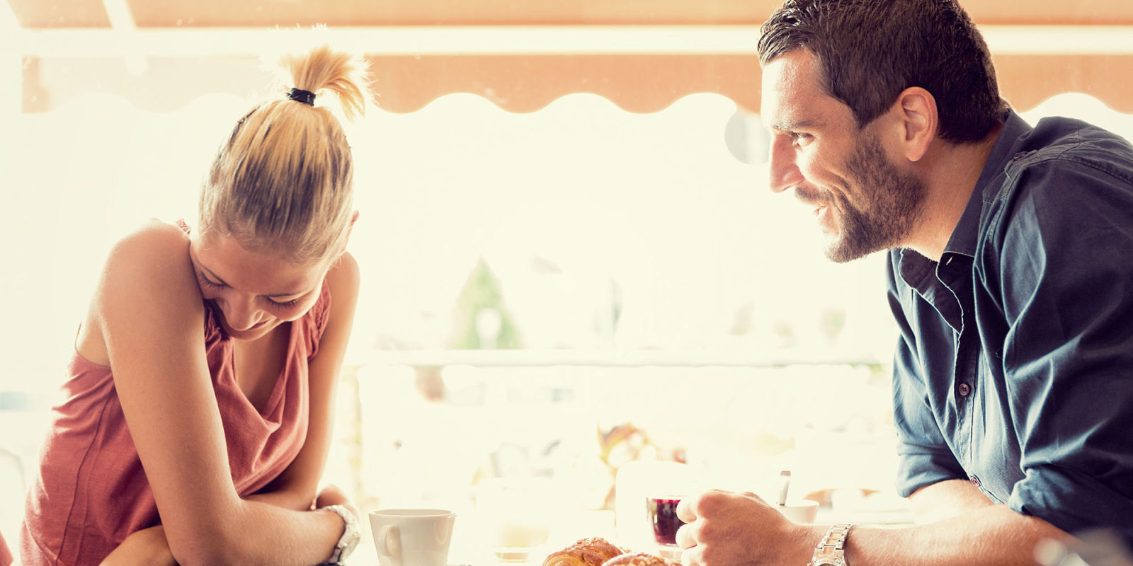 Quanto incide l'umorismo  sul successo negli incontri romantici?