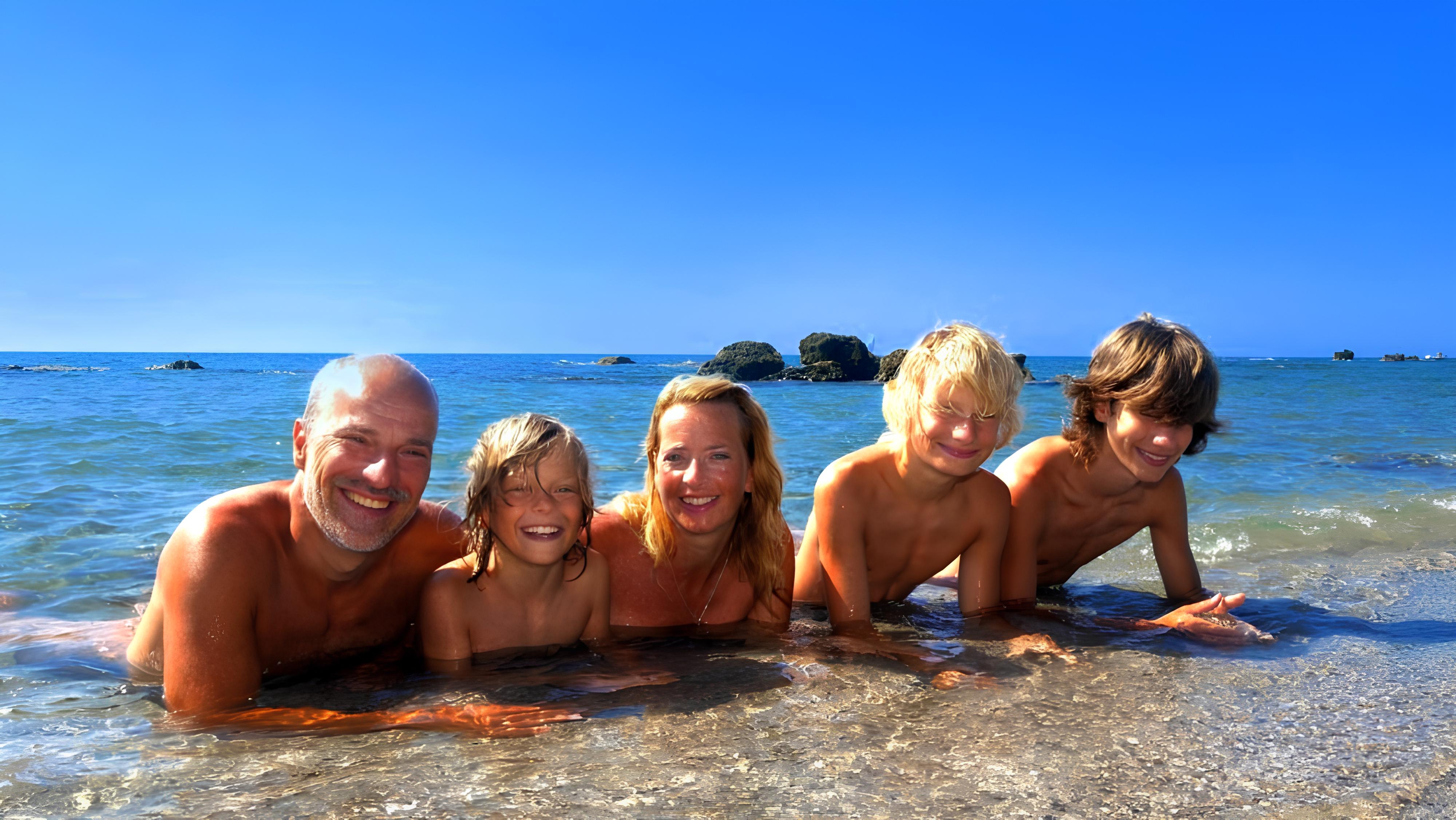 Naturismo familiare